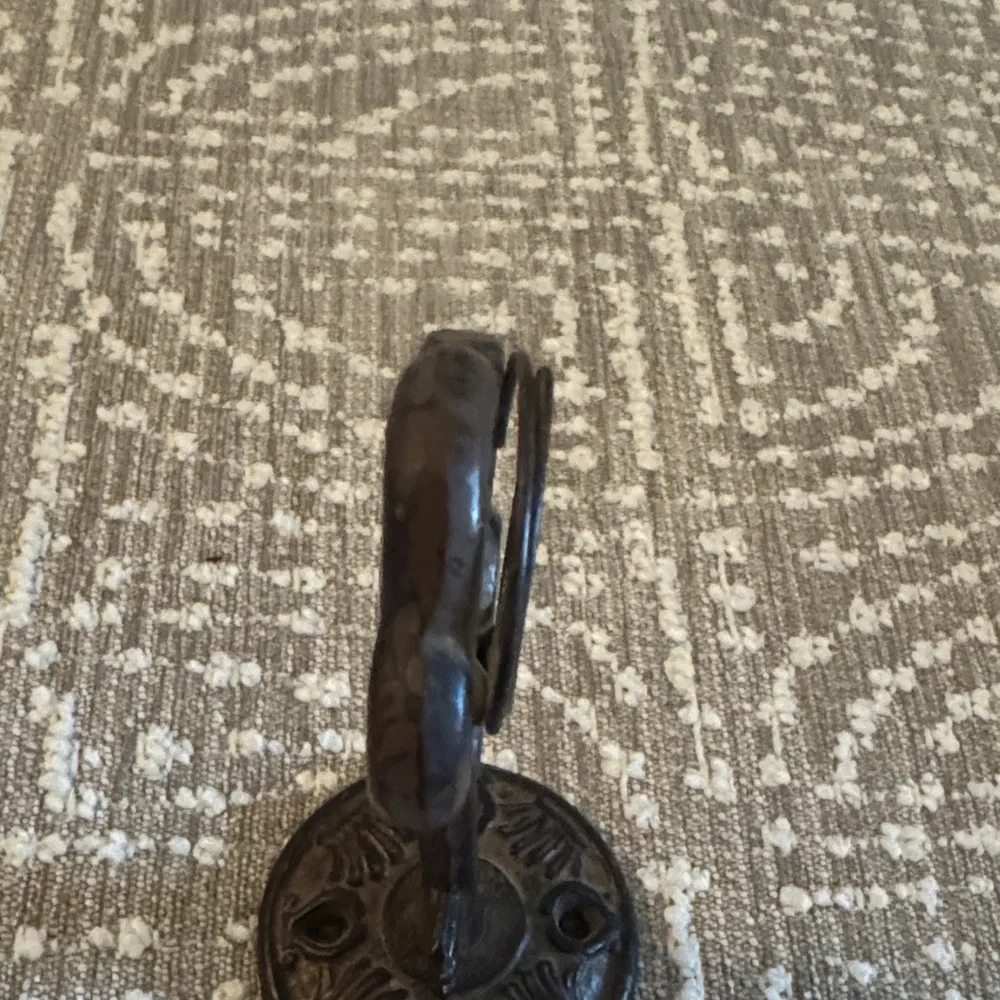 Decorative Vintage-Style Iron Key Wall Accent in Brown